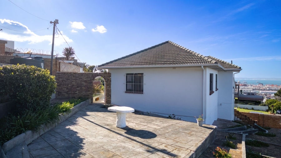 To Let 3 Bedroom Property for Rent in Walmer Estate Western Cape